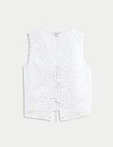 Blusa de lino sin mangas calada y detalle lazos