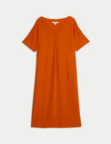 Vestido de manga corta escote pico