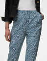 Pantalón chino diseño taper