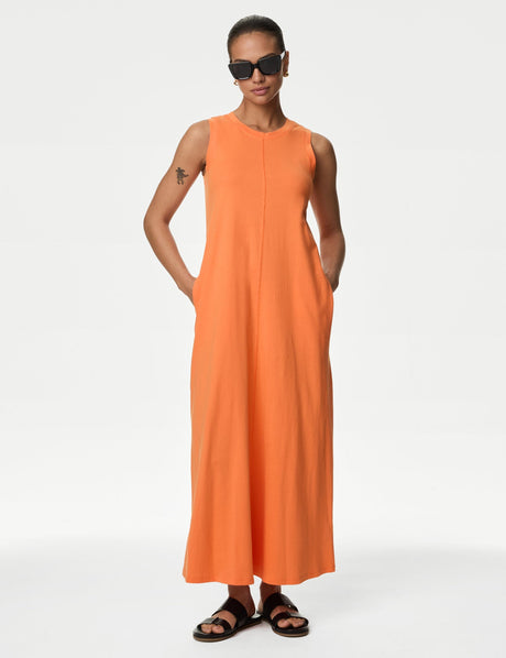 Vestido sin mangas liso