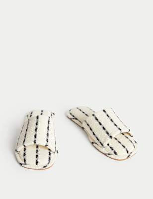 Zapatilla de estar en casa tipo pala