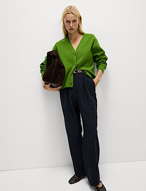 Rebeca con cuello pico