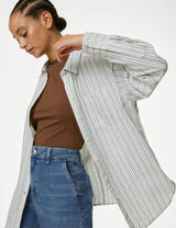 Blusa de manga larga de rayas con bolsillo