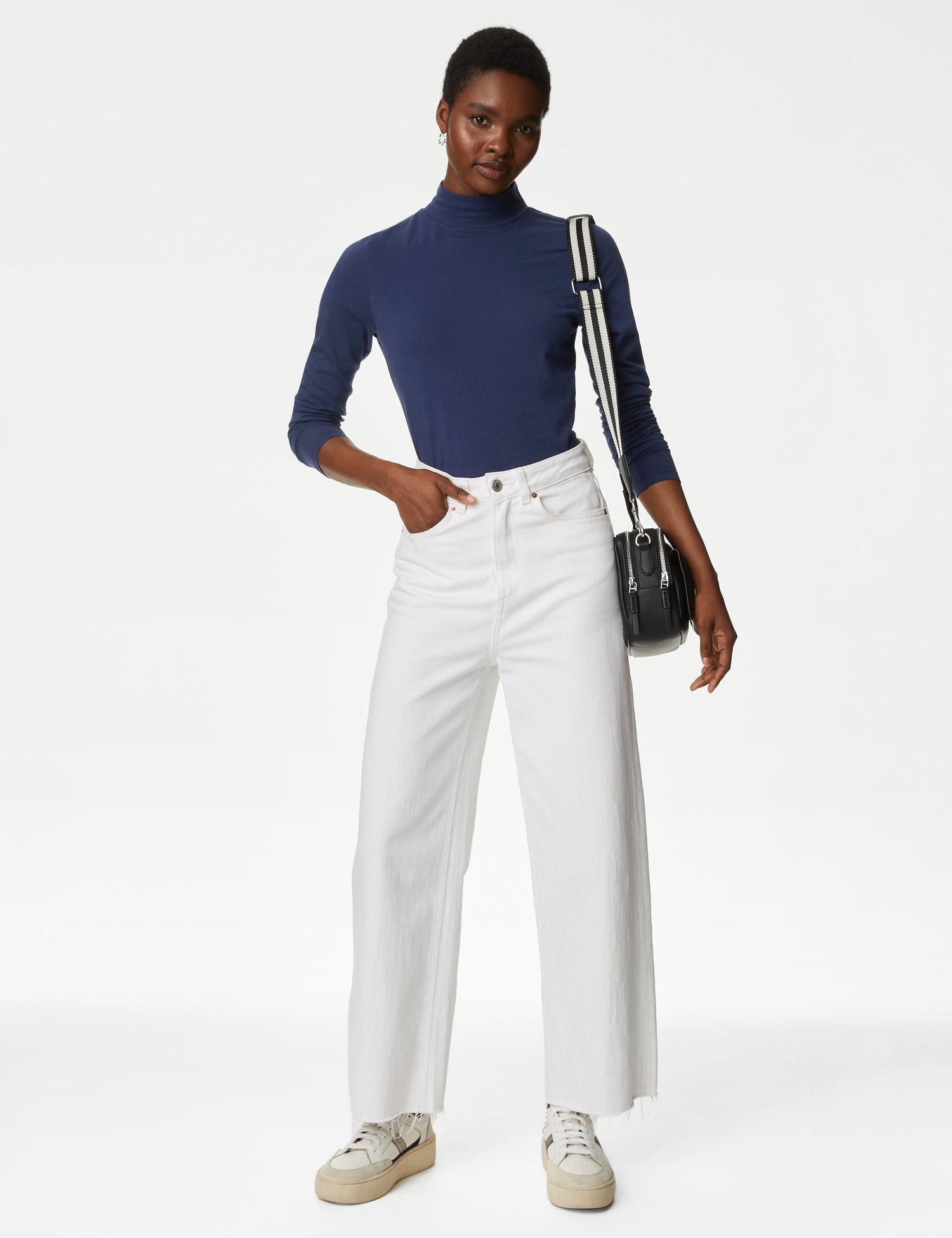 Camiseta básica manga larga cuello alto