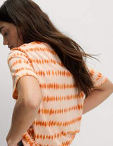 Camiseta básica de manga corta y escorte pico de corte relax