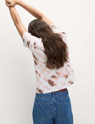 Camiseta básica de manga corta y escorte pico de corte relax