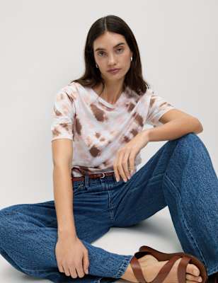 Camiseta básica de manga corta y escorte pico de corte relax
