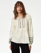 Blusa de manga larga bordada