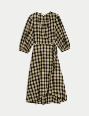 Vestido de largo midi cruzado con diseño cuadros