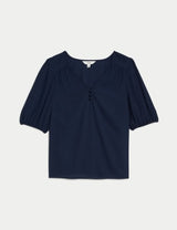 Blusa de manga semilarga y escote pico