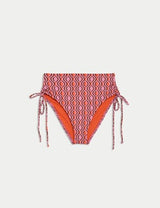 Parte alta de bikini con diseño y fruncido latera