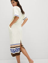 Vestido recto a media pierna de lino de escote en pico estampado