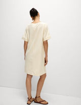 Vestido de lino de manga corta y escote pico