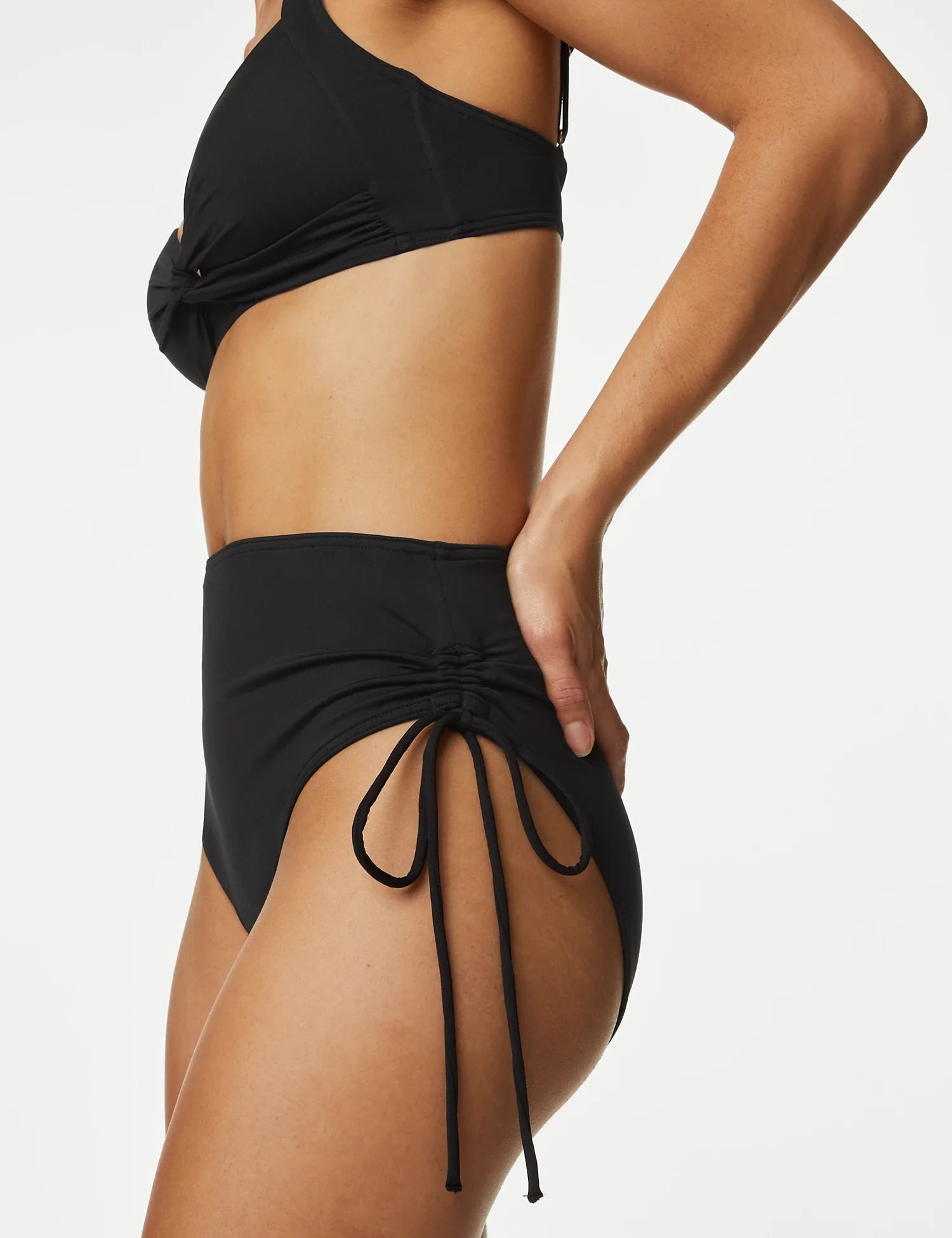 Parte baja de bikini fruncida