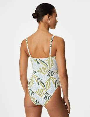 Bañador escote cuadrado.