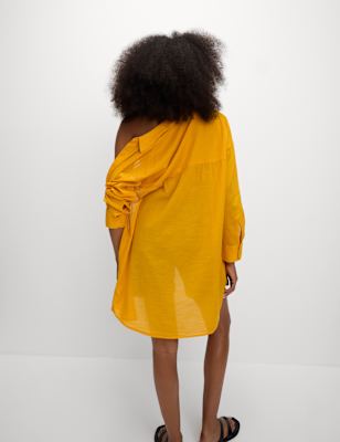 Traje de playa de estilo camisero