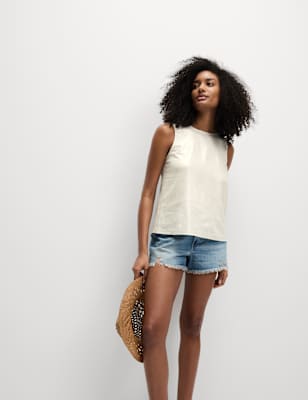 Blusa de lino sin mangas con espalda cruzada