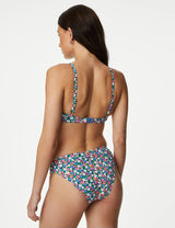 Parte alta de bikini con flores