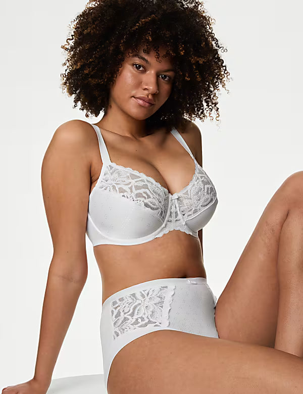 Sujetador reductor con encaje