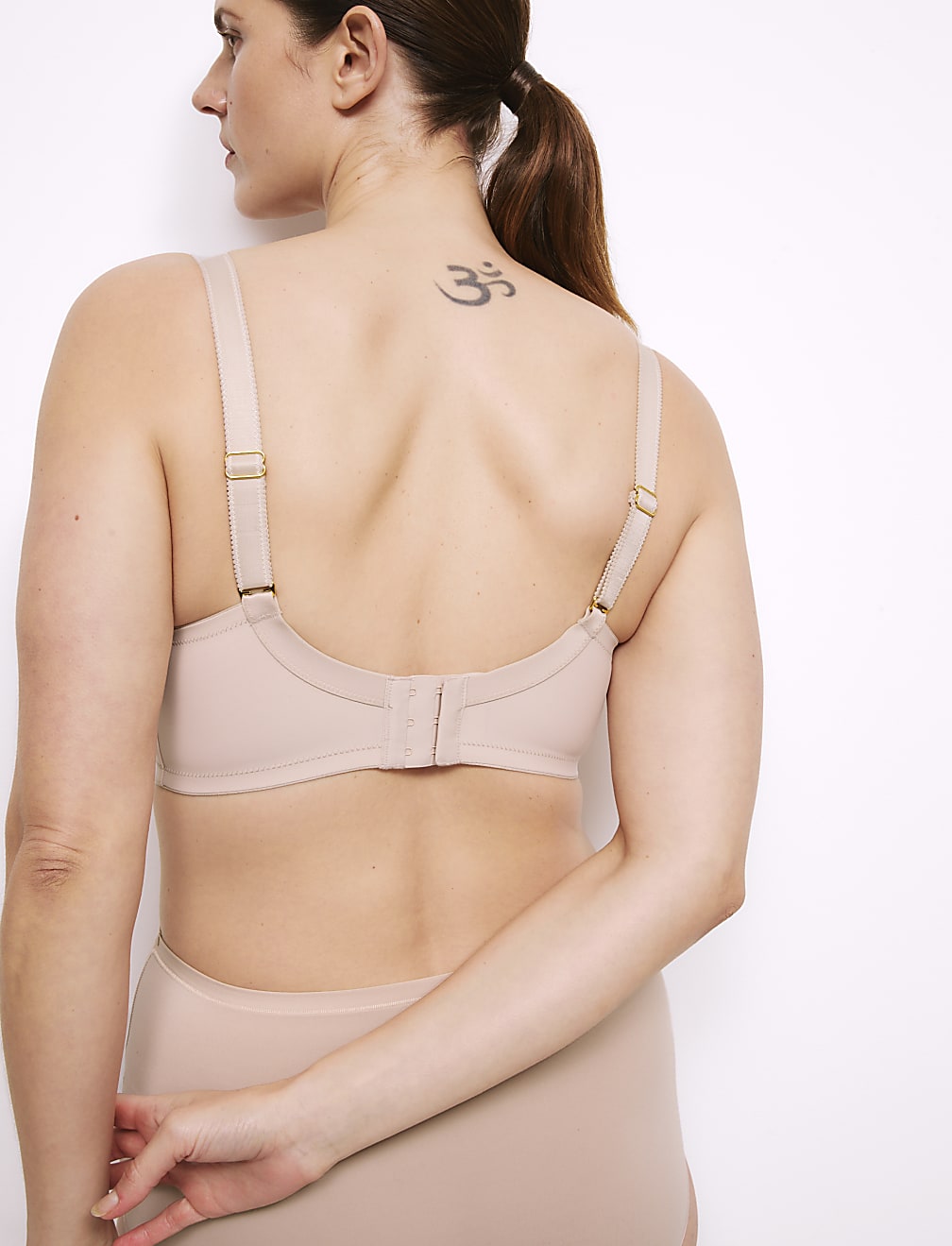 Sujetador sin aro sujeción total con encaje