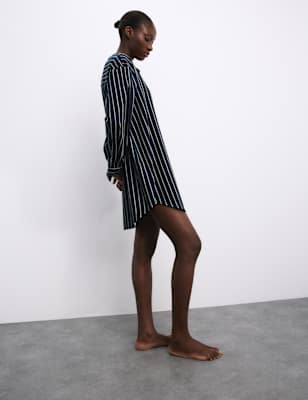 Camisola de manga larga abotonada de rayas
