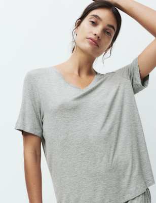 Pijama de viscosa con detalle de encaje con top de manga corta