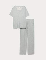 Pijama de viscosa con detalle de encaje con top de manga corta