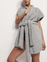 Chaleco bata atada de tejido Borg