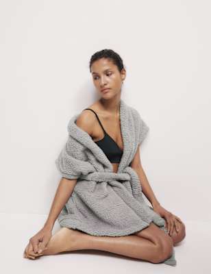 Chaleco bata atada de tejido Borg