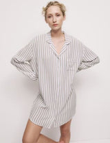 Camisola de manga larga de rayas abotonada