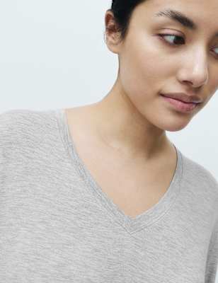 Camisola de viscosa de manga corta con escote en pico