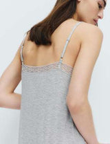 Camisola de tiros con borde de encaje