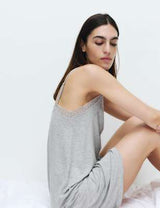 Camisola de tiros con borde de encaje