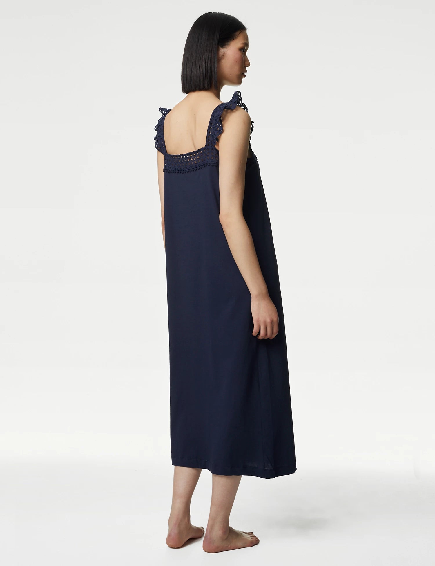 Camisón de tiros con detalles bordados