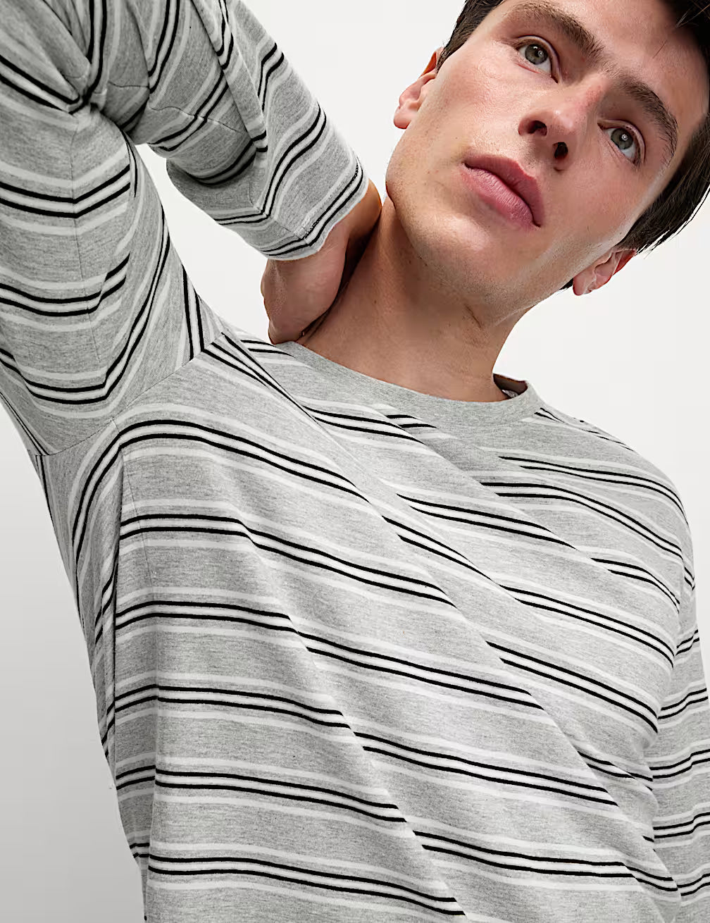 Pijama largo de punto a rayas