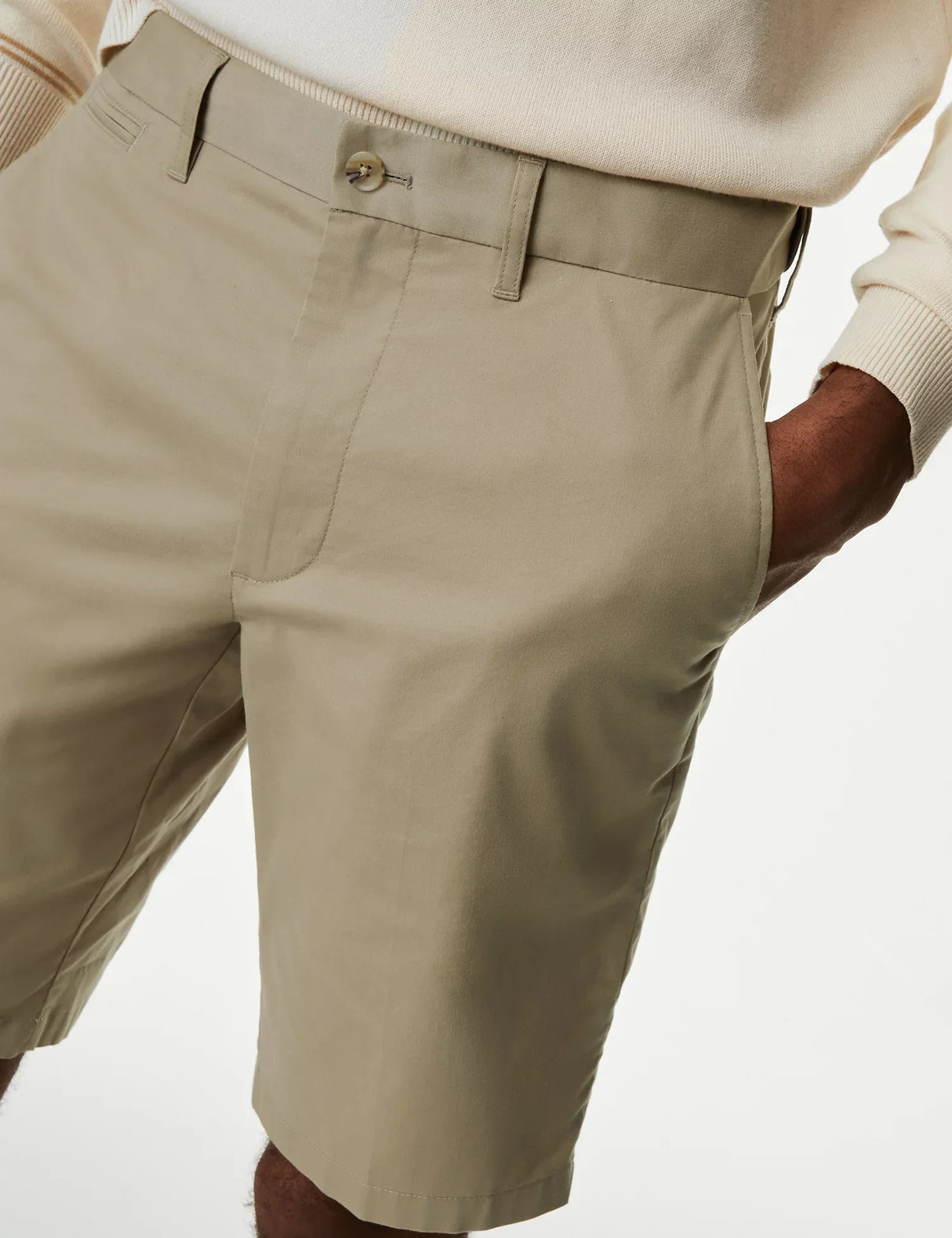Pantalón chino corto superligero