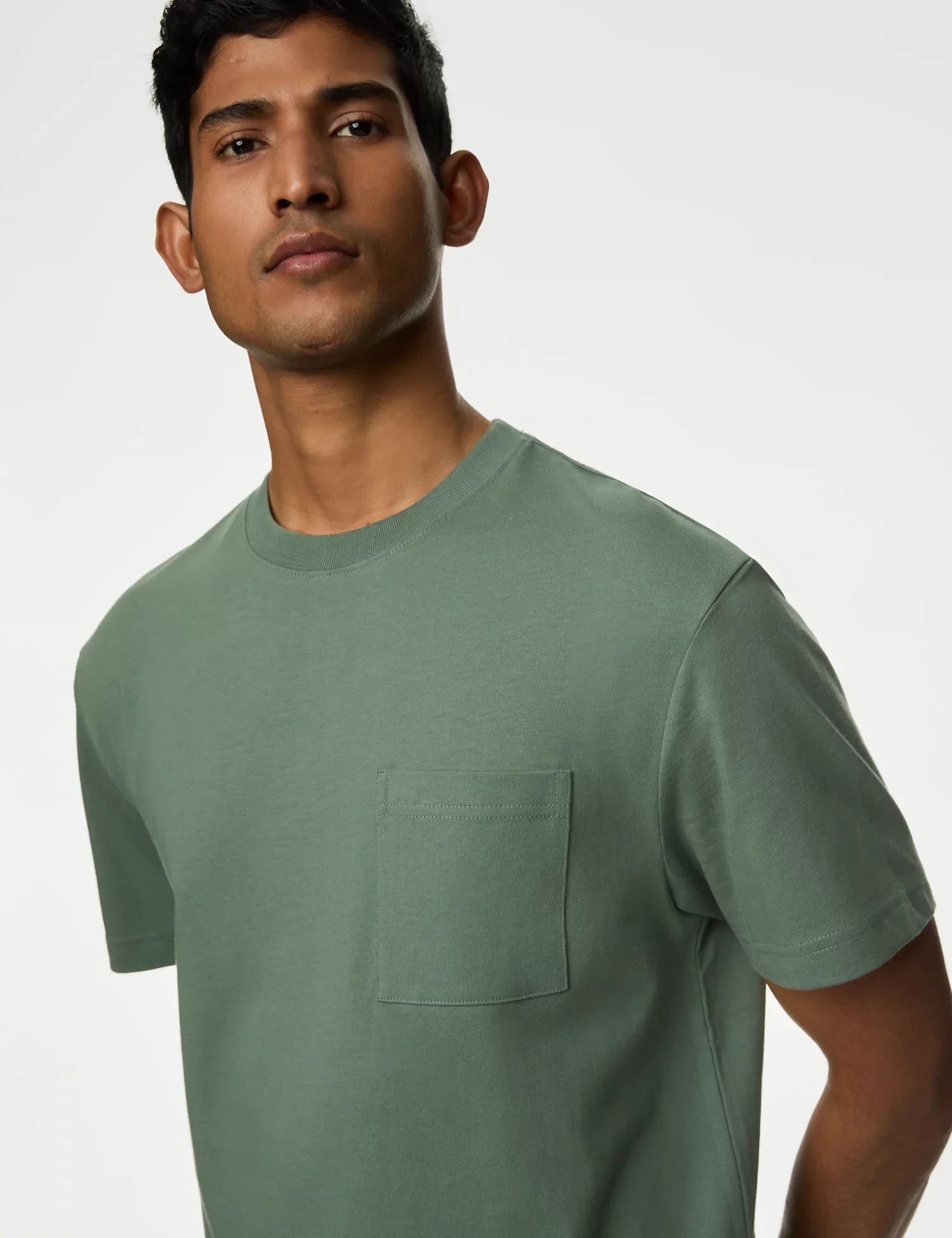 Camiseta de manga corta lisa con bolsillo