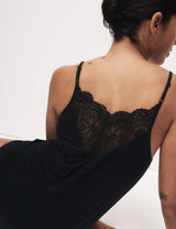 Camisola de tiros con detalle de encaje