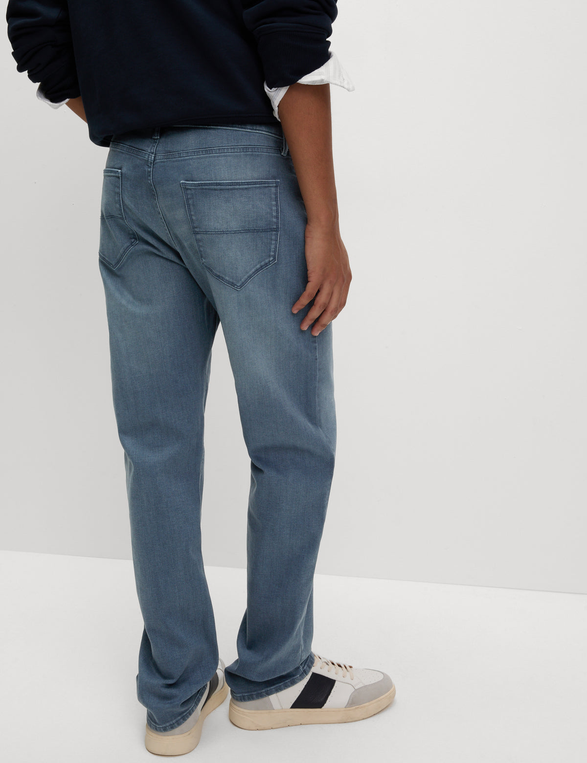 Pantalón elástico de corte recto