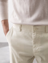Pantalón chino superligero Autograph