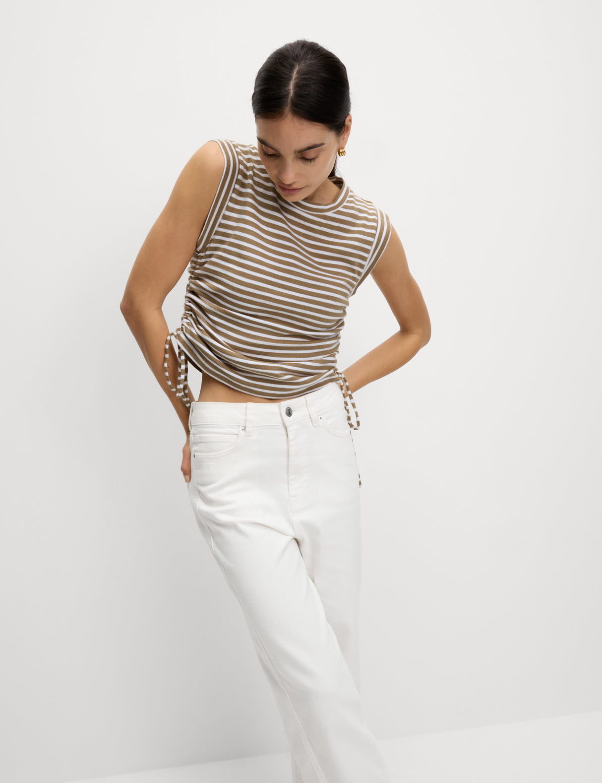 Top de rayas con fruncido lateral