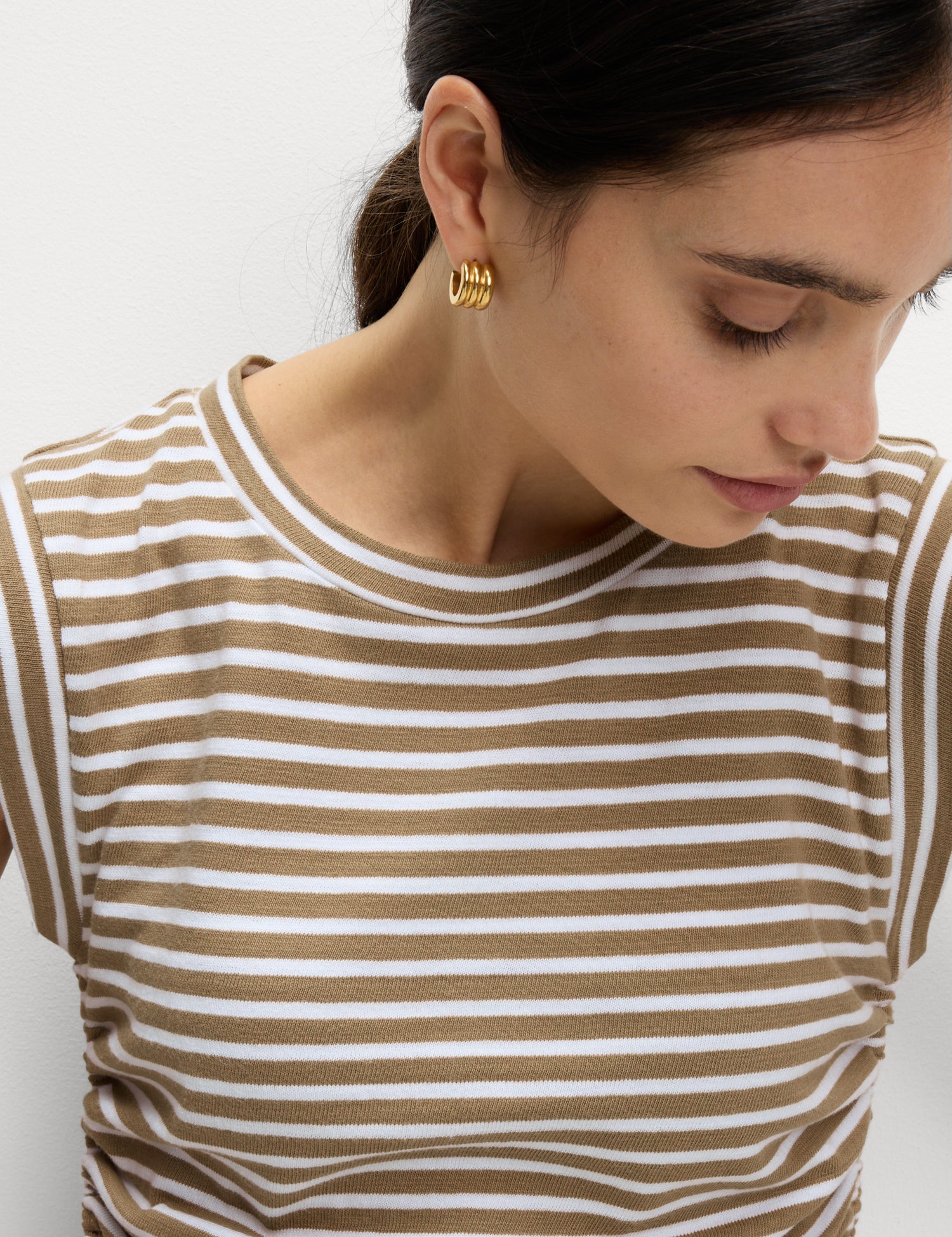 Top de rayas con fruncido lateral