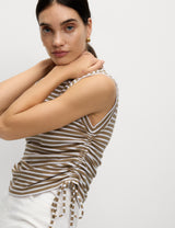 Top de rayas con fruncido lateral