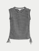 Top de rayas con fruncido lateral