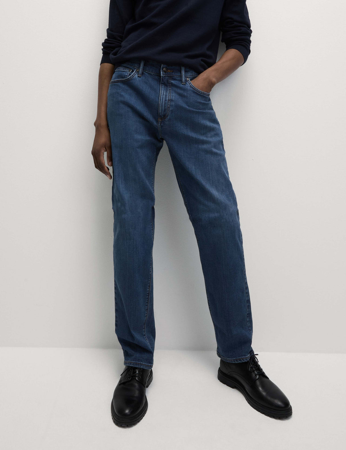Pantalón elástico de corte recto