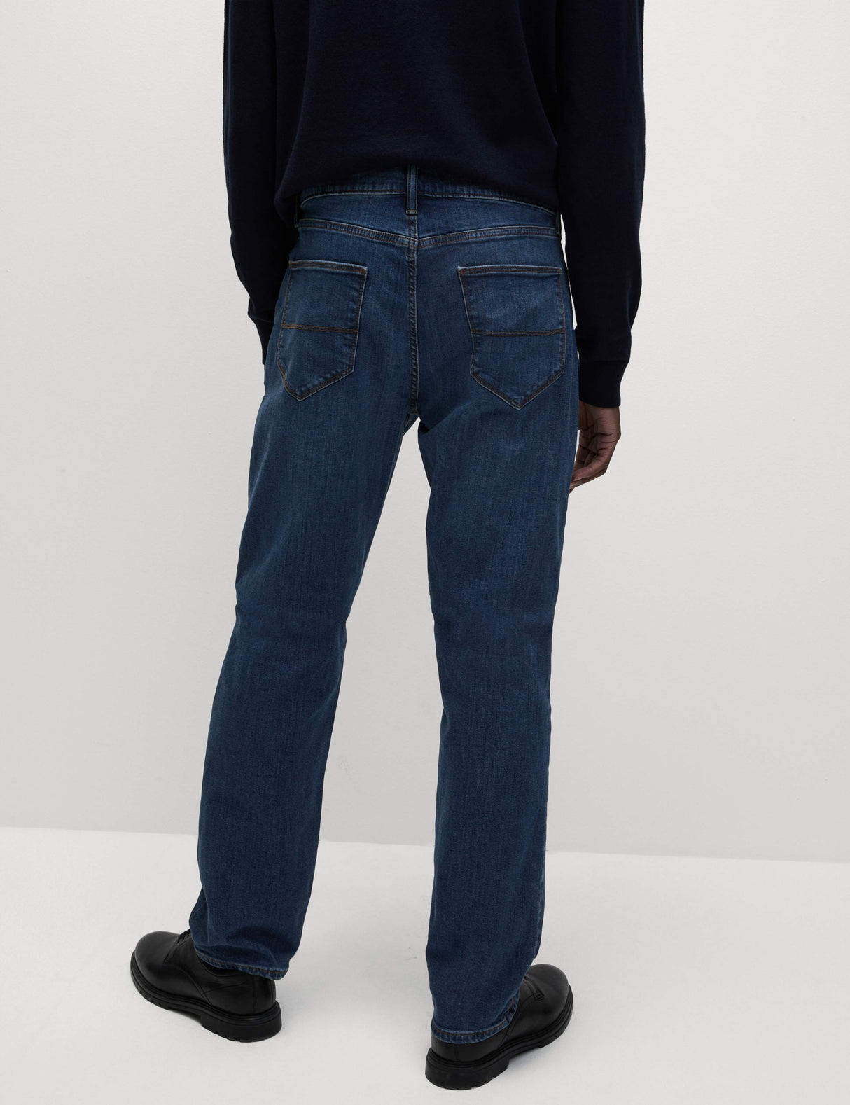 Pantalón elástico de corte recto