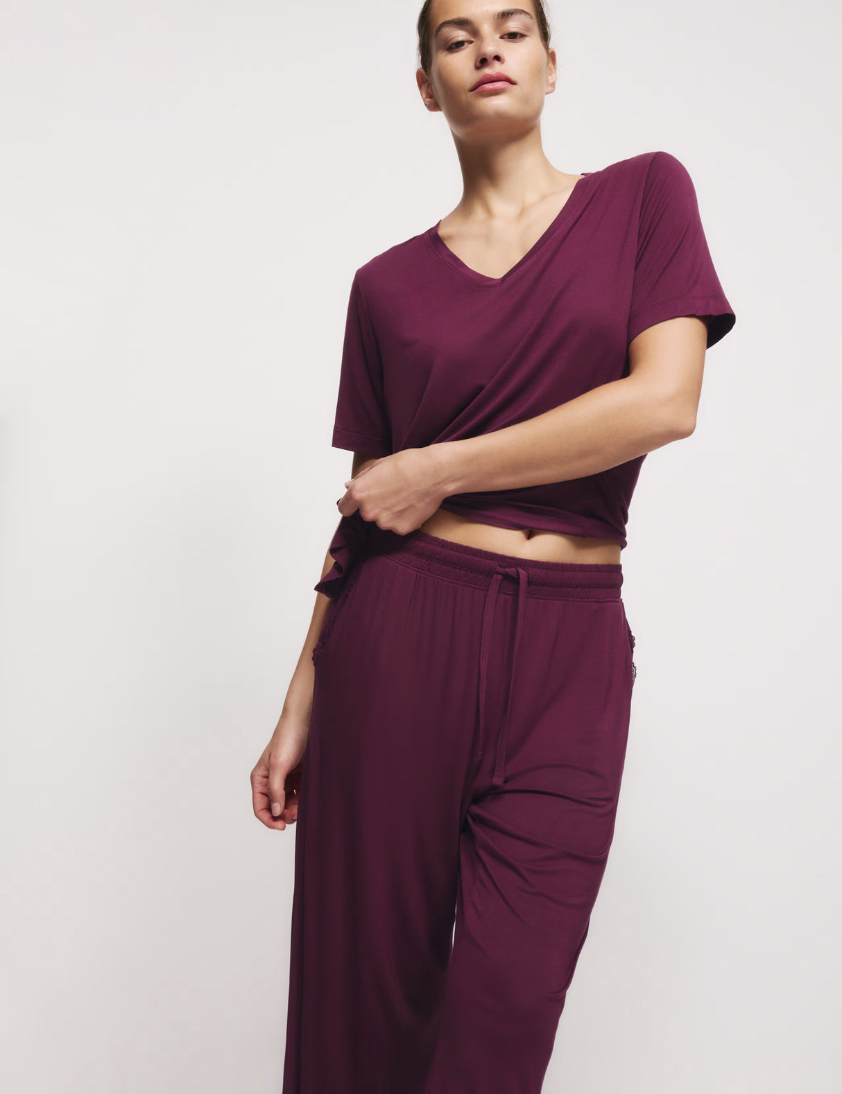 Pijama de manga corta con detalle de encaje