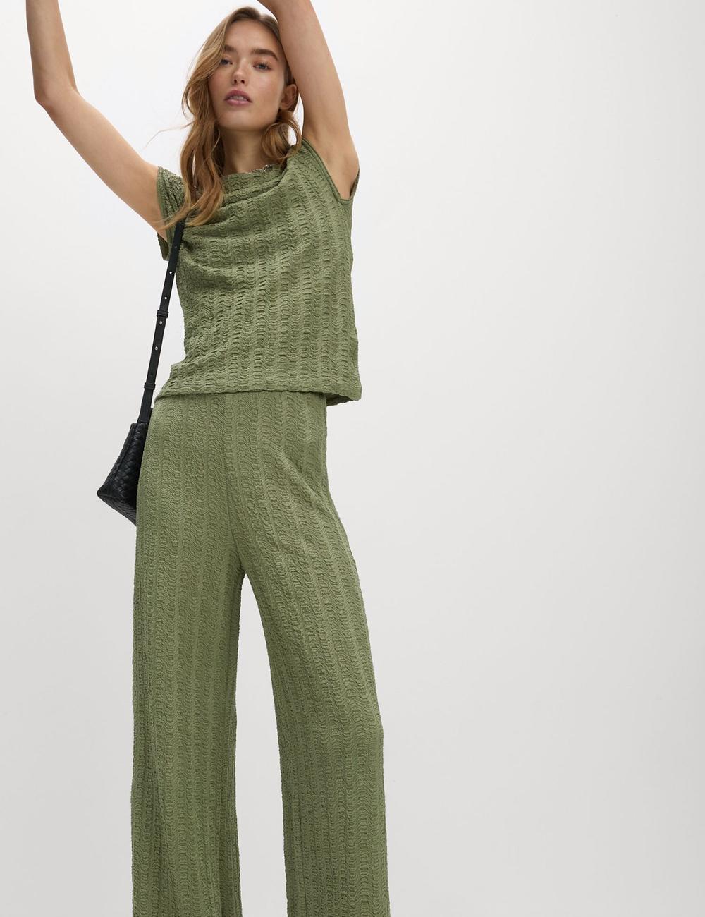 Pantalón de punto con textura de corte ancho