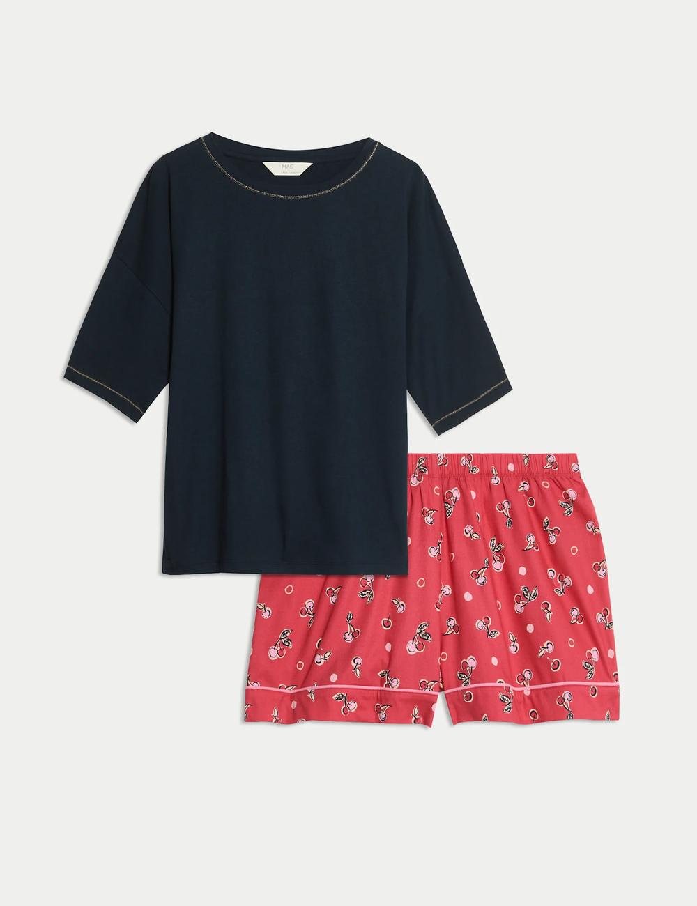 Pijama corto con top de manga corta con diseño