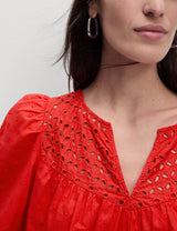 Blusa bordada de manga corta